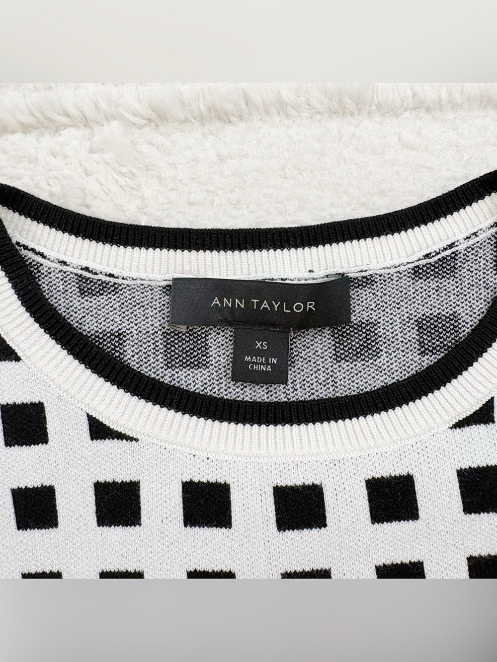 Ann Taylor Black and White Grid Sleeveless Top XS - Picture 4 of 9